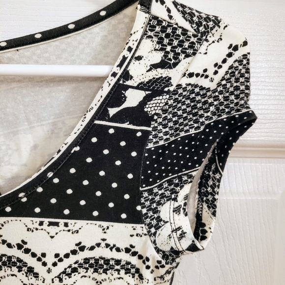 HP🎉 S Charlotte Russe - Bodycon printed dress b&w - Picture 3 of 14